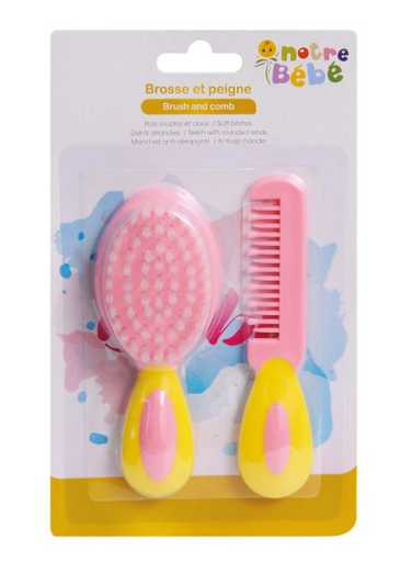 Notre BB Brosse Et Peigne